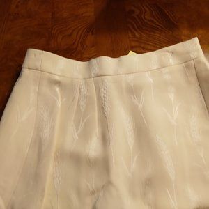 St. John Womens Slacks, Beige, New with tags, Sz 6